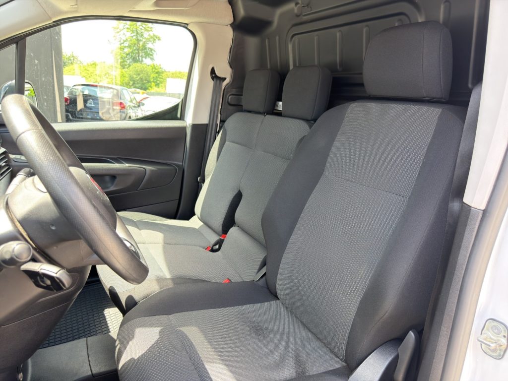 FIAT Doblo 1.5 100cv 3 posti - 16