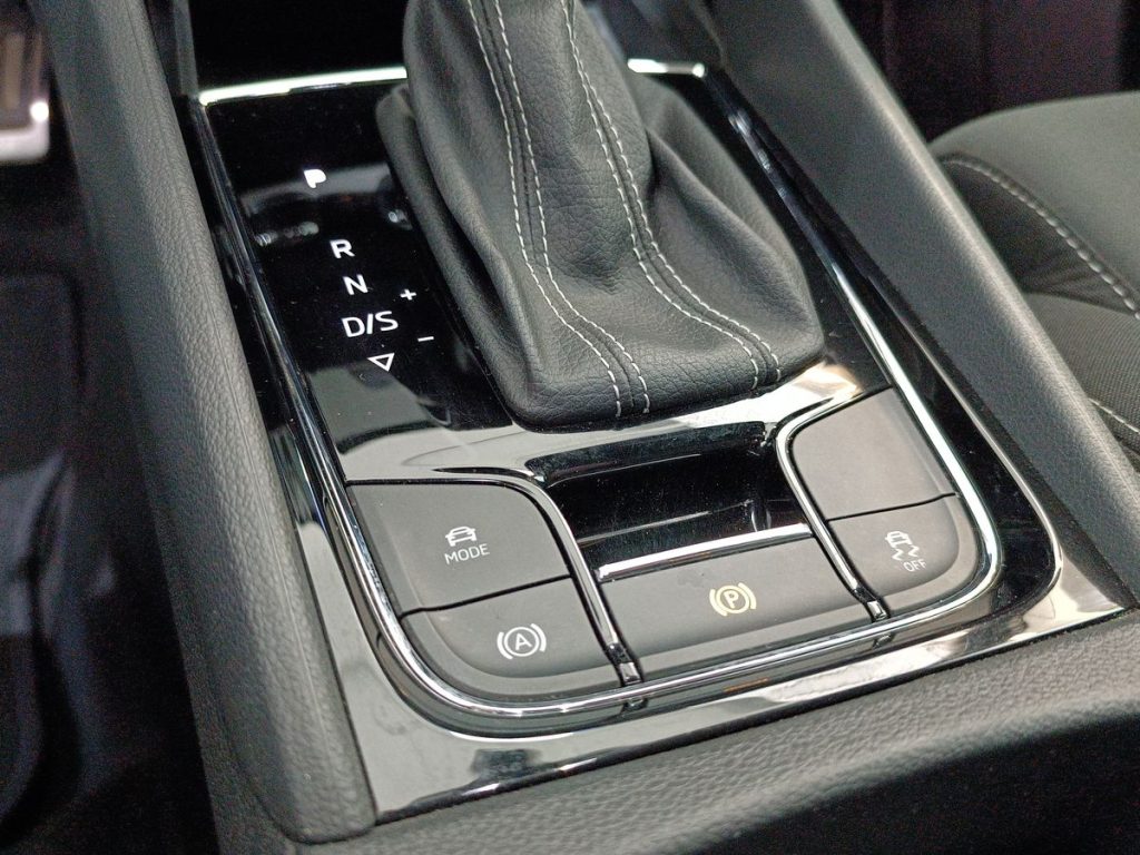 SKODA Karoq 1.5 TSI ACT DSG SportLine - 20