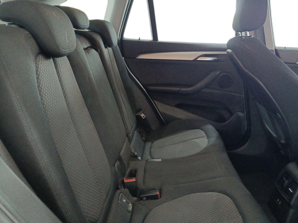 BMW X1 sDrive16d Business Advantage - 11