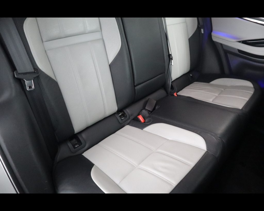 LAND ROVER Range Rover Evoque II -  2.0 i4 mhev First - 18