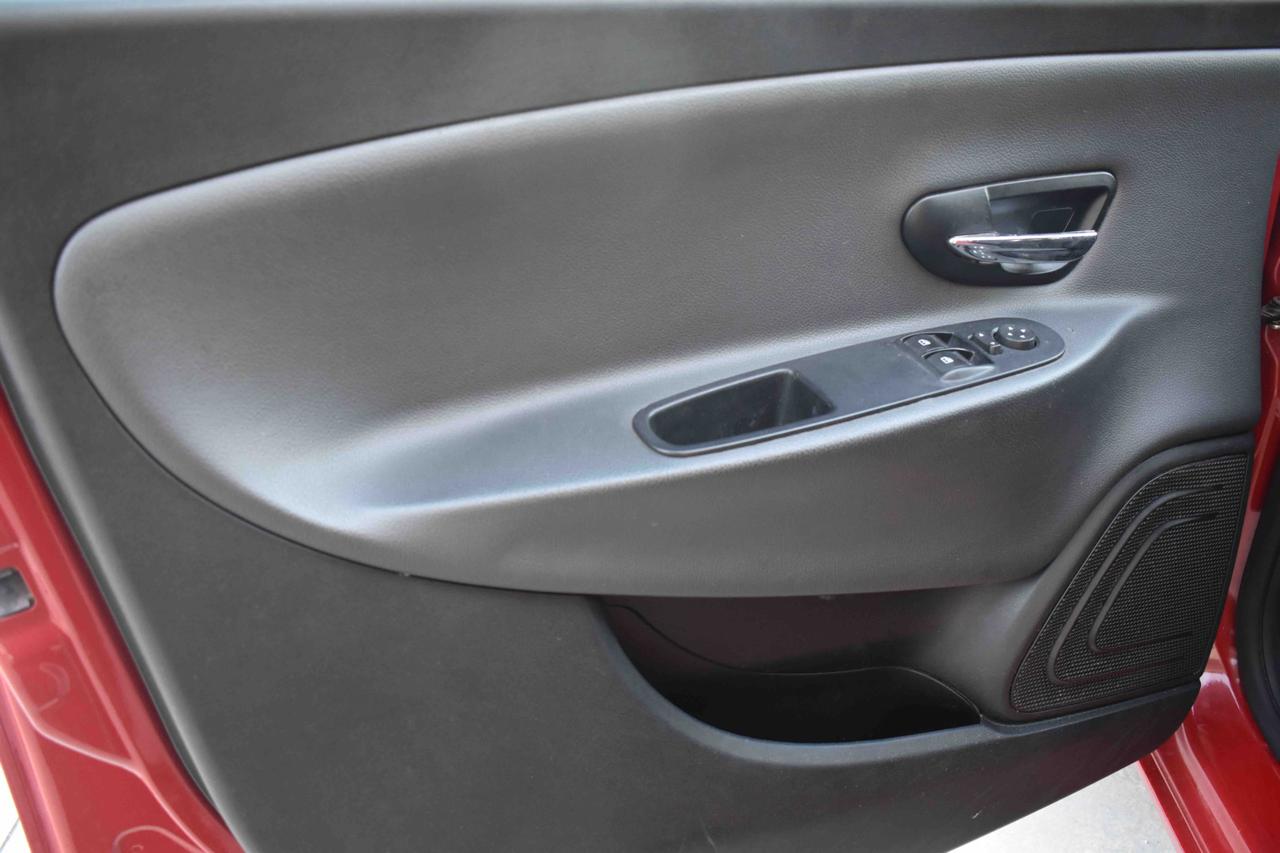 LANCIA Ypsilon 1.2 69 CV 5 porte GPL Ecochic - 4