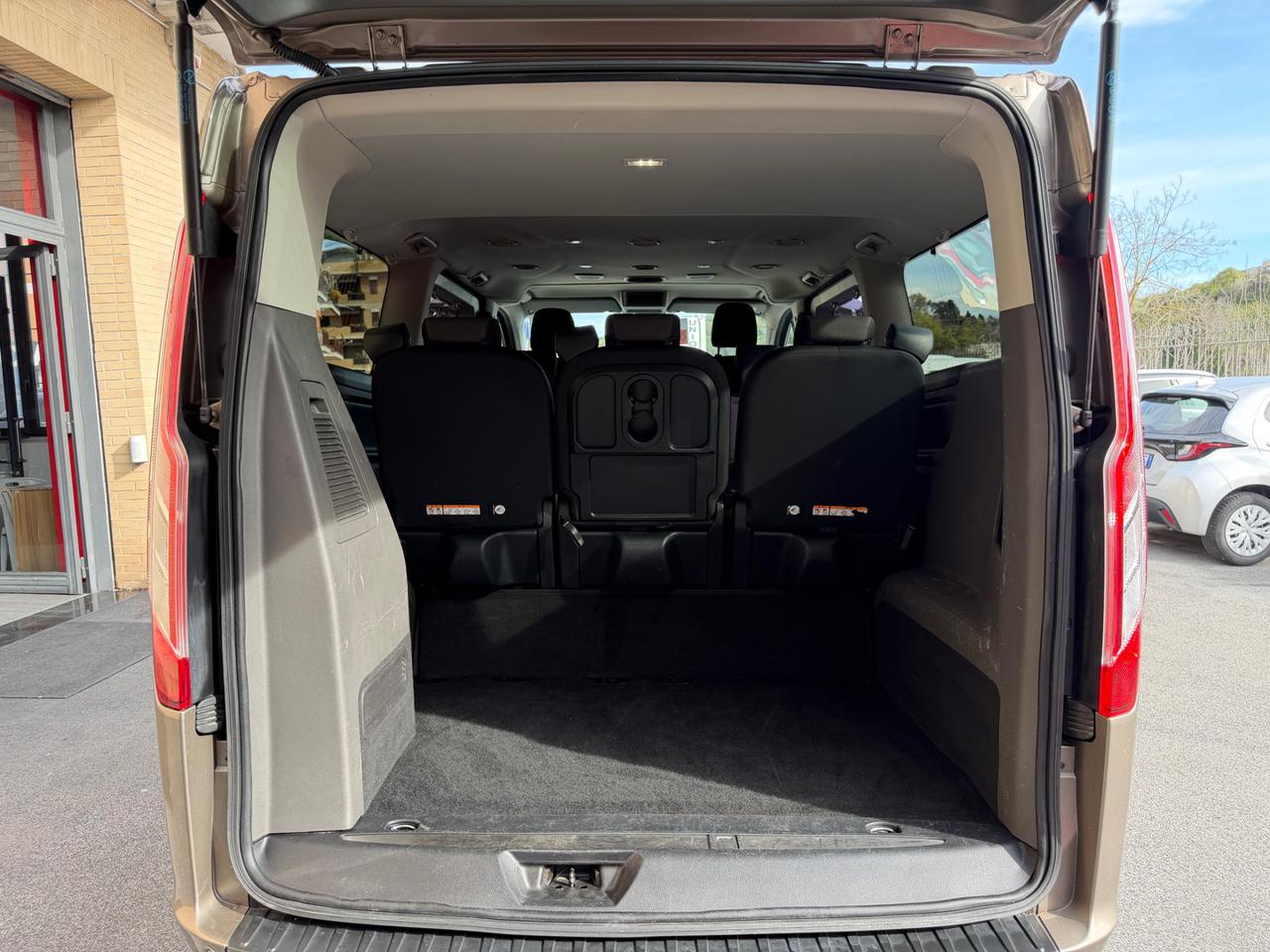 FORD Tourneo Custom 320 2.0 EcoBlue 130CV MHEV PL  Tit. - 8