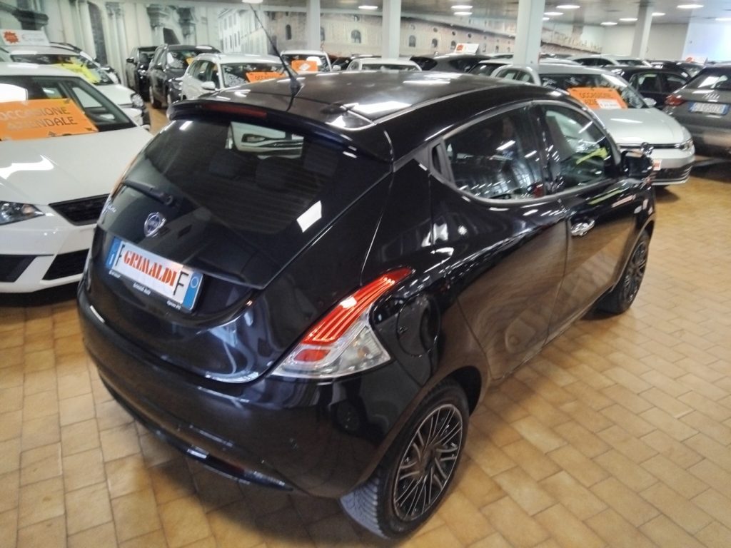 LANCIA Ypsilon 1.2 69 CV 5 porte Gold - 6