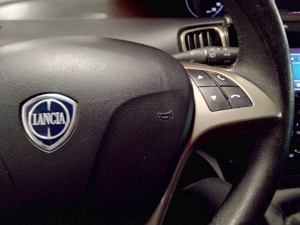 LANCIA Ypsilon 1.2 69 CV 5 porte Gold - 19