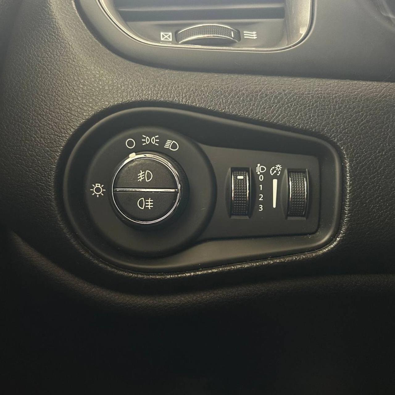 JEEP Renegade 1.6 Mjt 120 CV Limited - 28