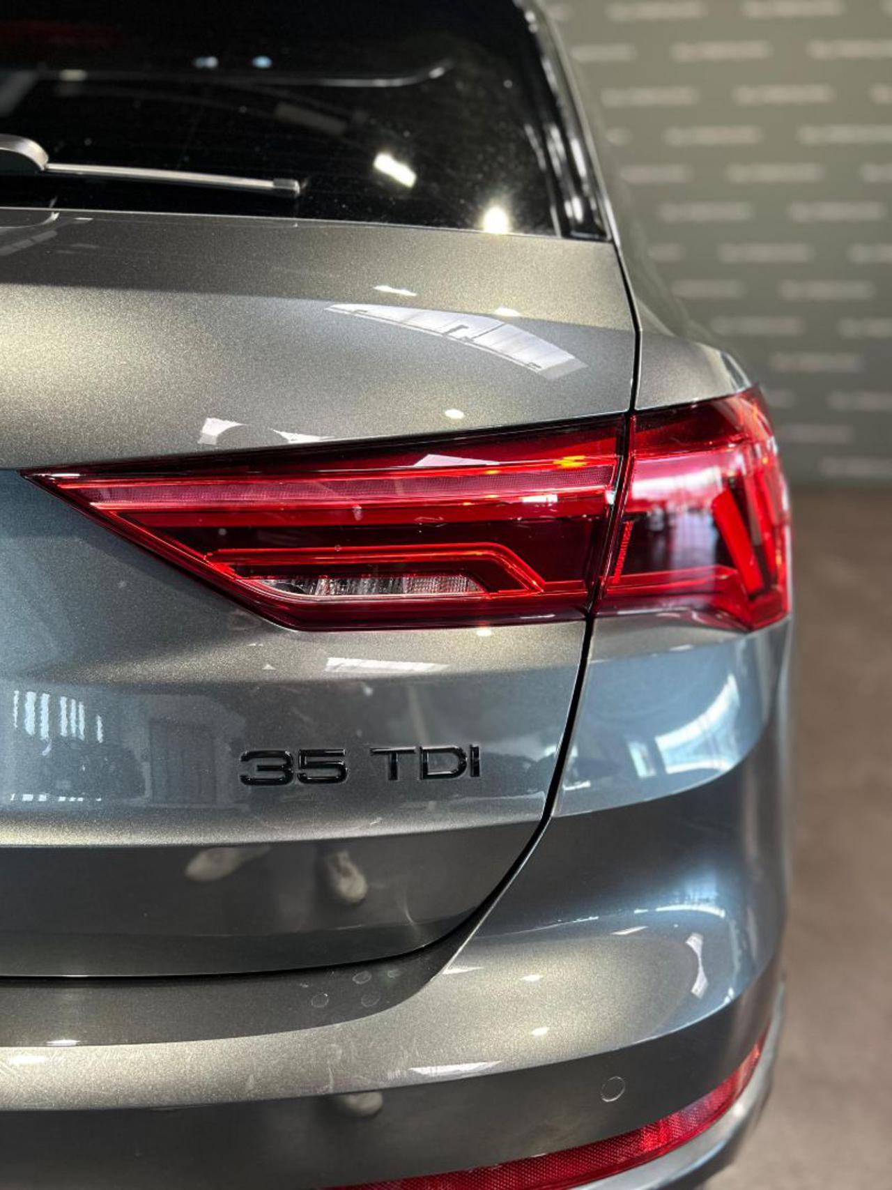 AUDI Q3 35 TDI S tronic Identity Black - 6