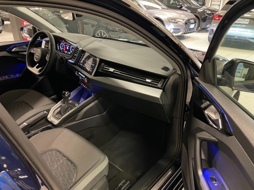 AUDI A1 SPB 30 TFSI S tronic EDITION BLACK SLINE+CAMERA - 12