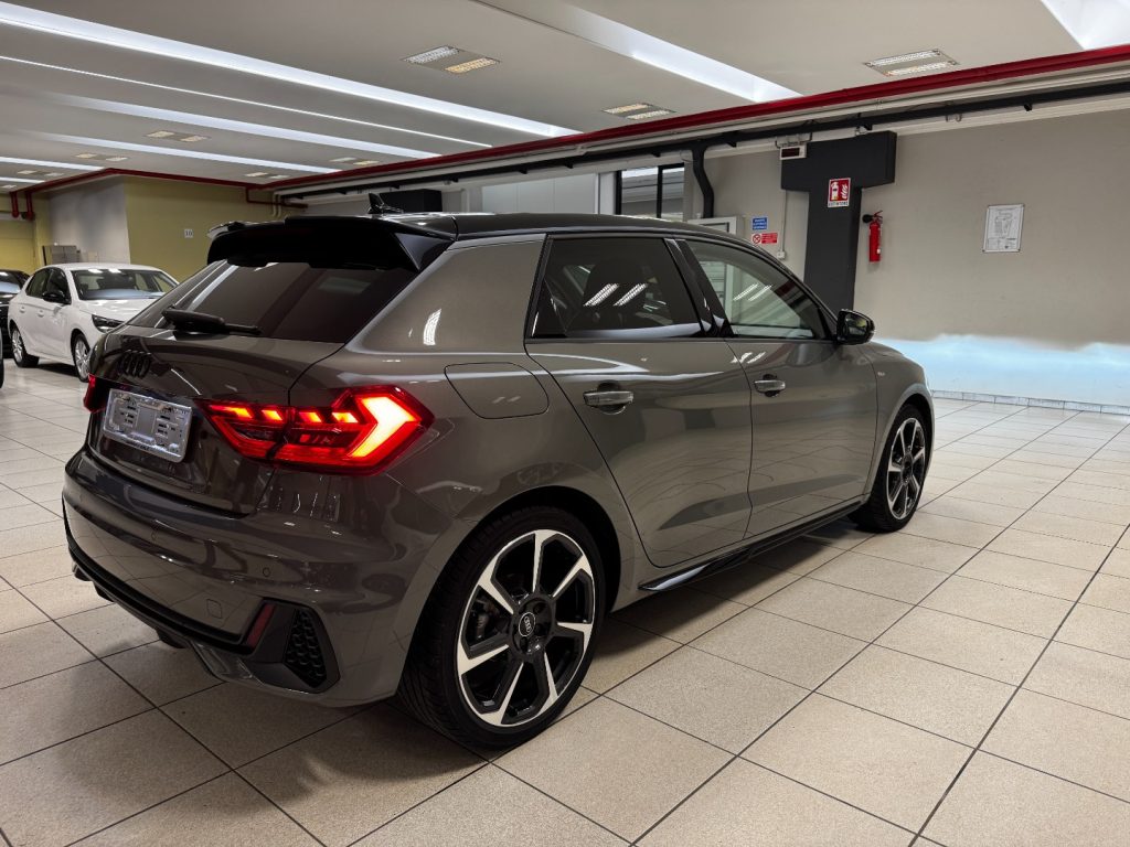 AUDI A1 SPB 30 TFSI S tronic EDITION BLACK SLINE+CAMERA - 6