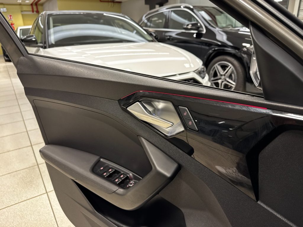 AUDI A1 SPB 30 TFSI S tronic EDITION BLACK SLINE+CAMERA - 13