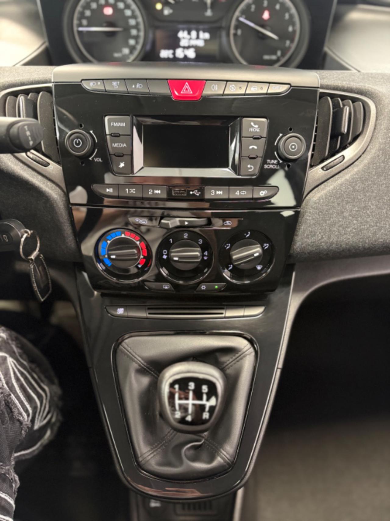 LANCIA Ypsilon 1.2 69 CV 5 porte S&S Elefantino Blu prezzo reale - 10