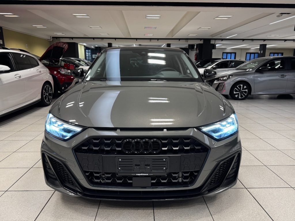 AUDI A1 SPB 30 TFSI S tronic EDITION BLACK SLINE+CAMERA - 2