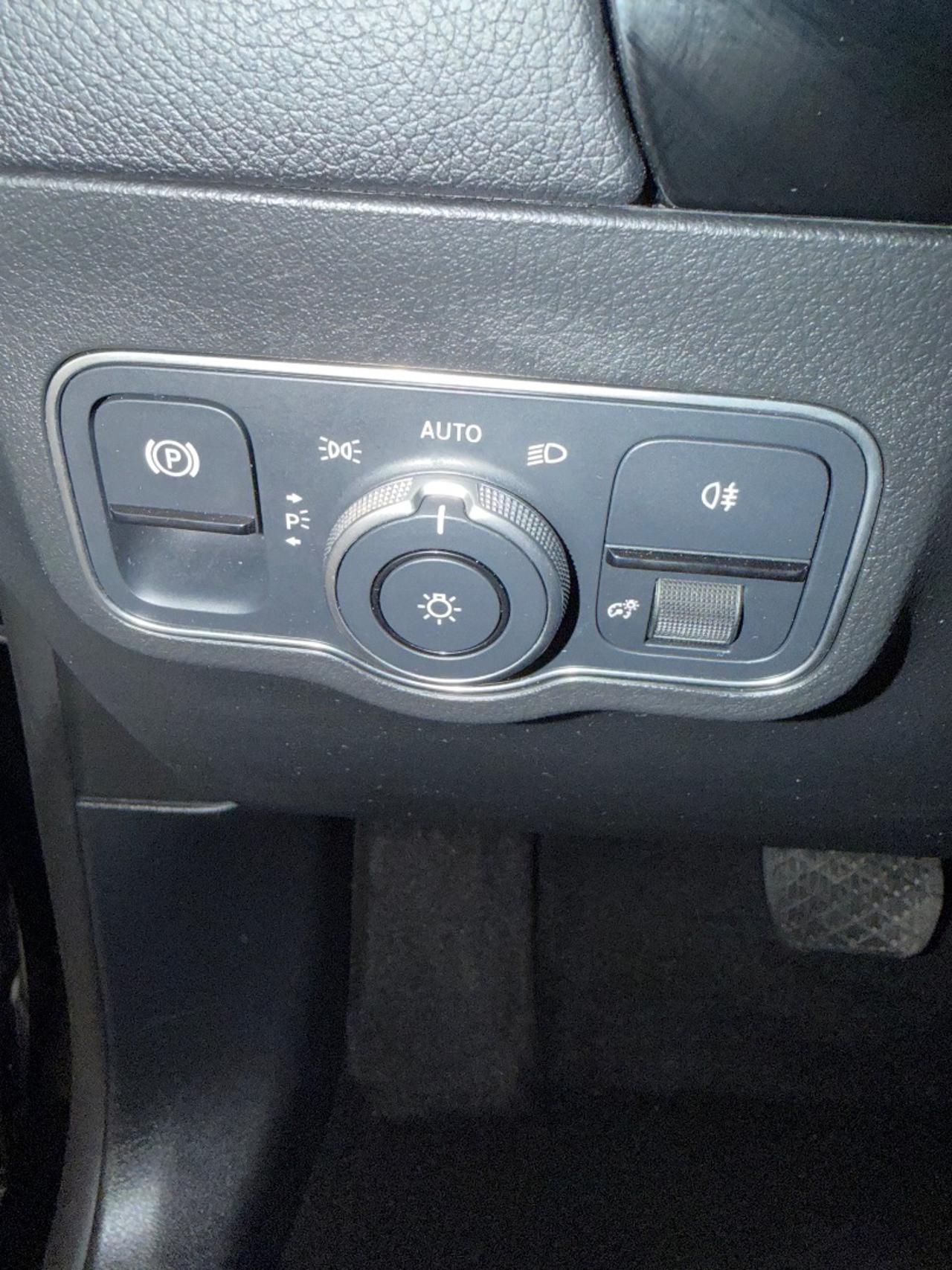 MERCEDES-BENZ GLA 200 d Automatic Executive - 23