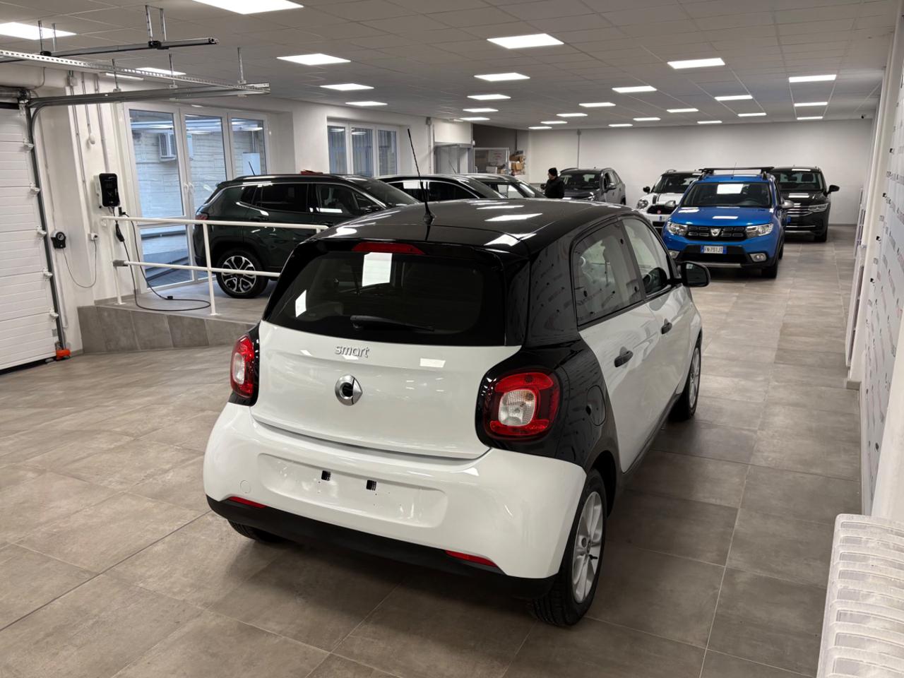SMART ForFour 70 1.0 Youngster GPL prezzo reale - 6