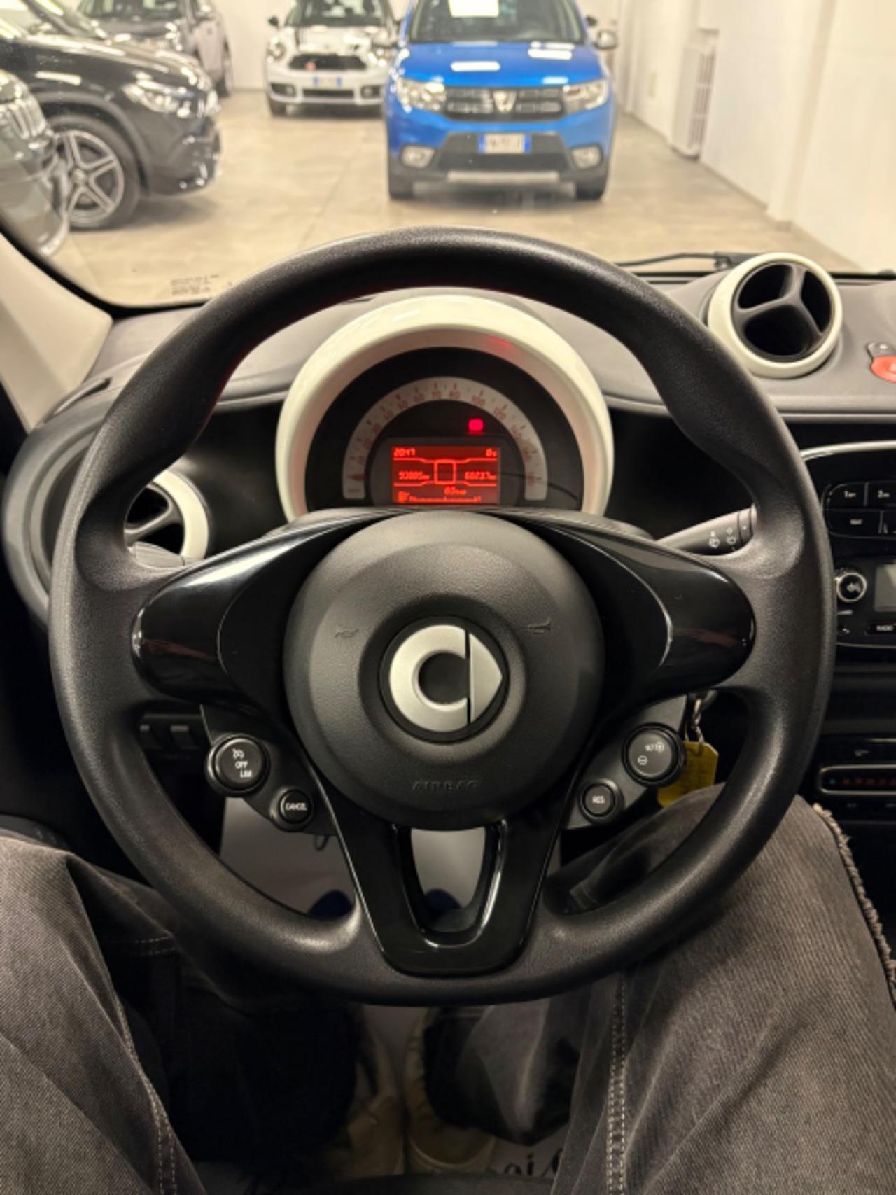 SMART ForFour 70 1.0 Youngster GPL prezzo reale - 9