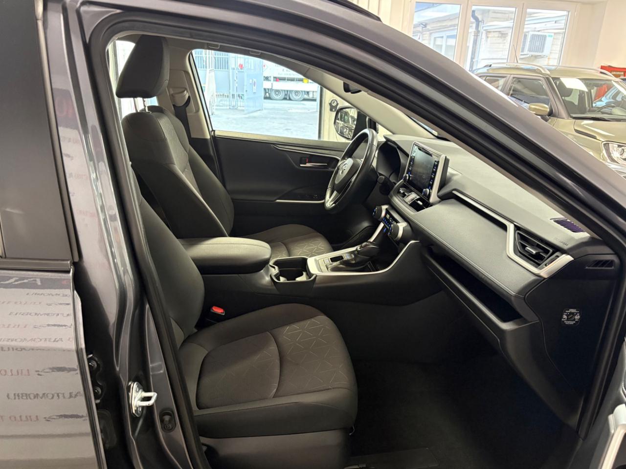 TOYOTA RAV 4 MY23 RAV4 2.5 HV (218CV) E-CVT 2WD Business - 8