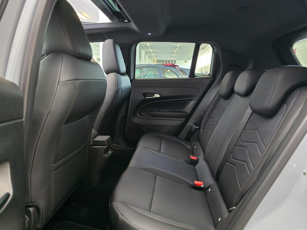 JEEP Avenger 1.2 Turbo 100 CV e-Hybrid Summit + Tetto - 24