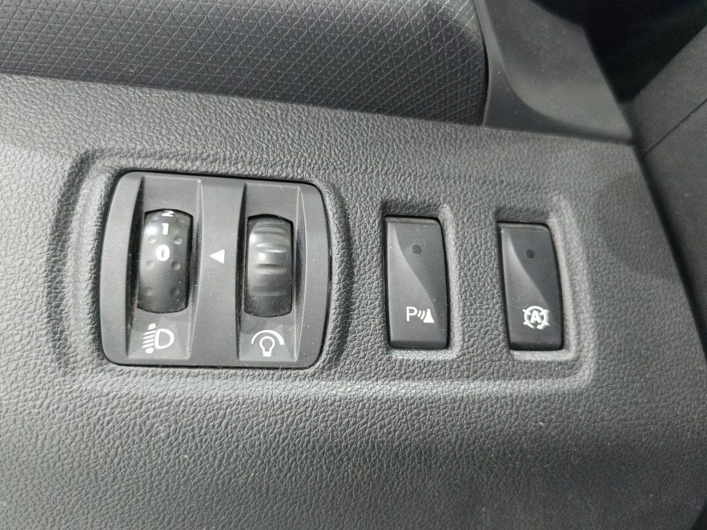 RENAULT Clio Sporter dCi 8V 90CV Start&Stop Energy Intens - 19