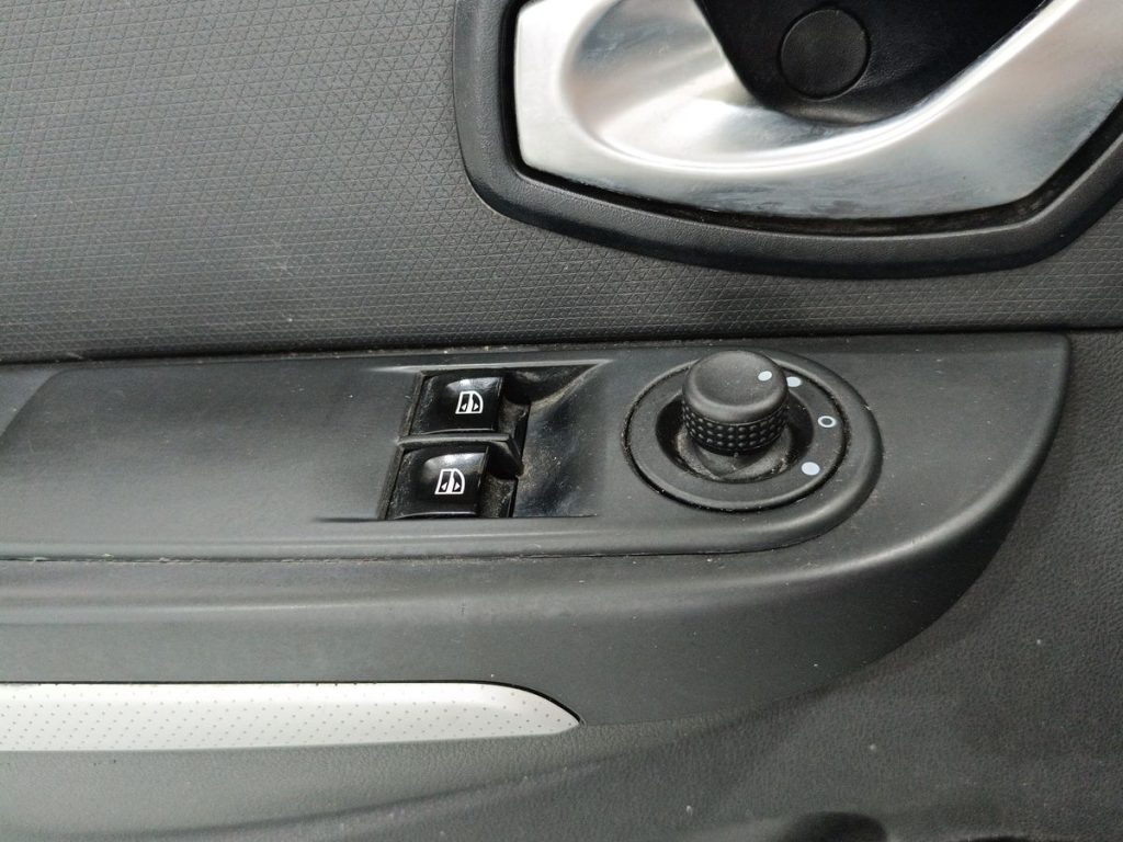 RENAULT Clio Sporter dCi 8V 90CV Start&Stop Energy Intens - 21