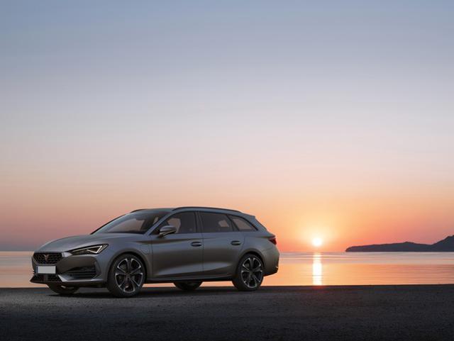 CUPRA Leon Nero metallizzato