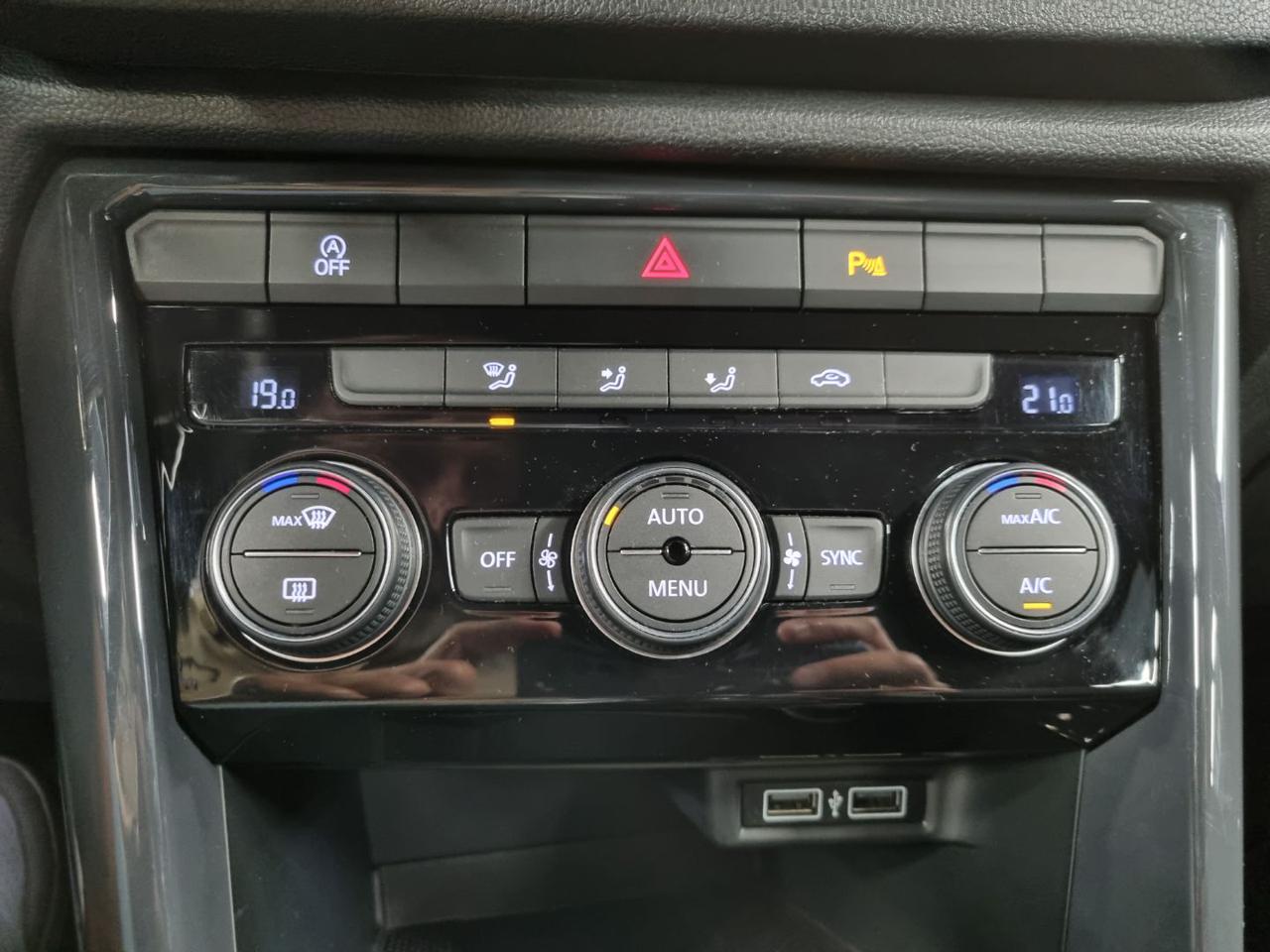 VOLKSWAGEN T-Roc 1.5 TSI ACT Style  R-LINE - 12