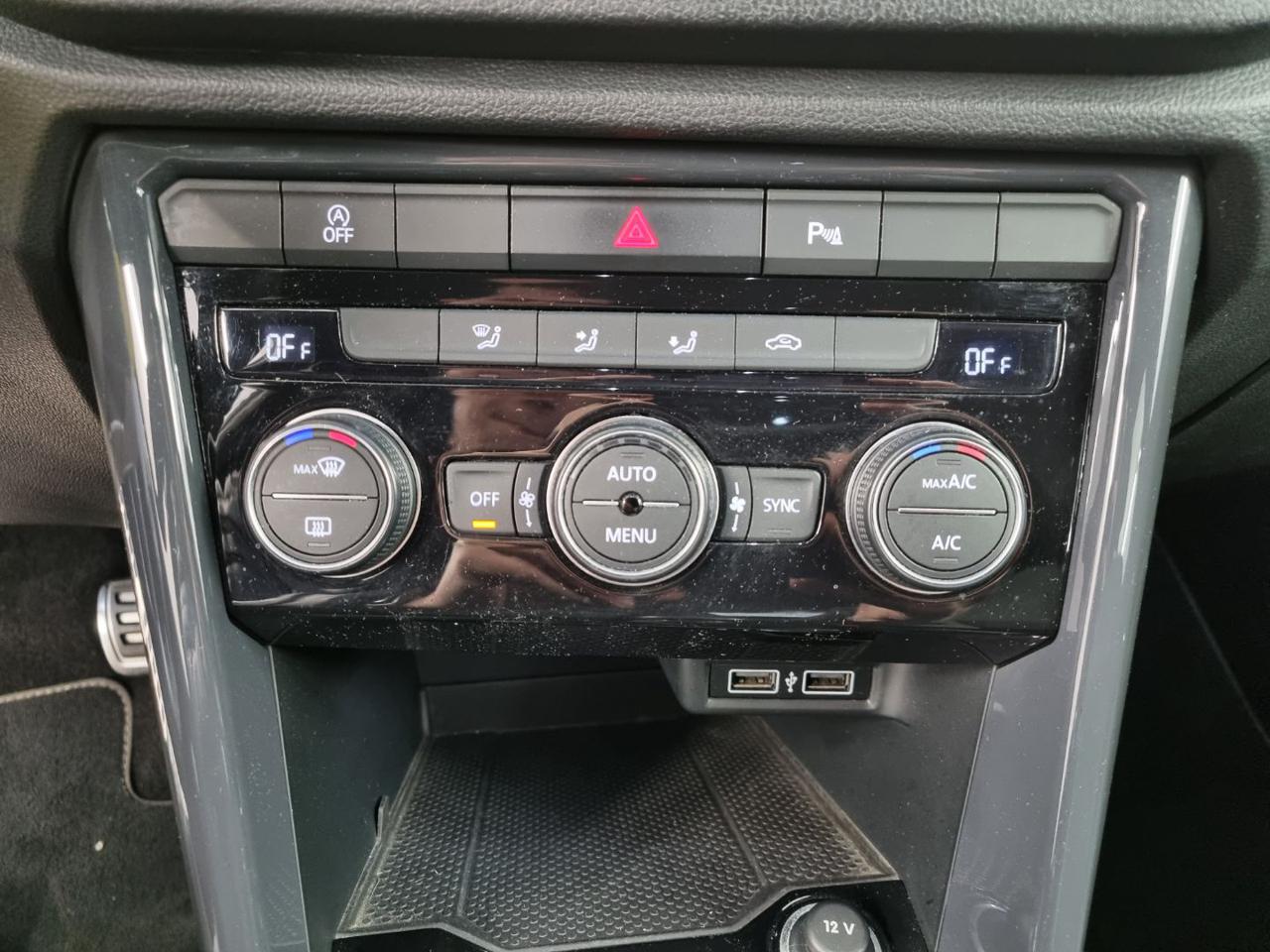 VOLKSWAGEN T-Roc 1.5 TSI ACT Style BlueMotion Technology R-LINE - 12