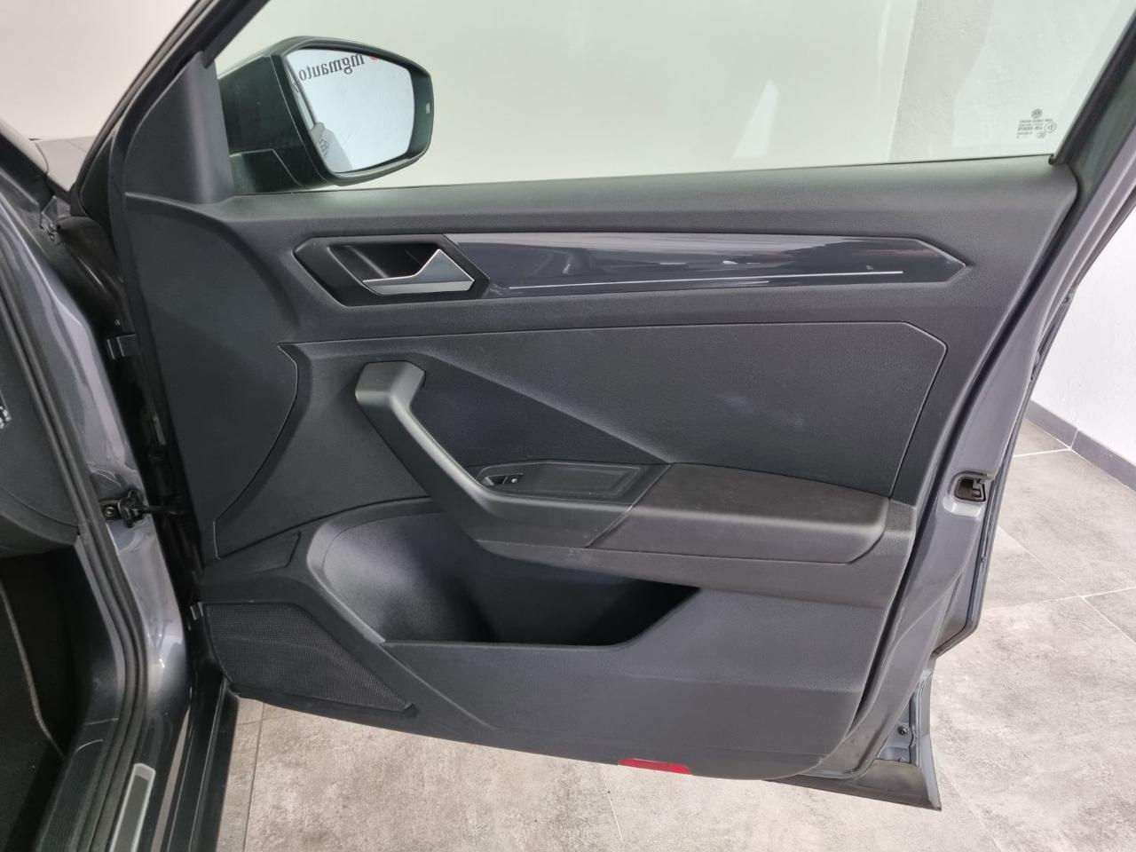 VOLKSWAGEN T-Roc 1.5 TSI ACT Style BlueMotion Technology R-LINE - 27