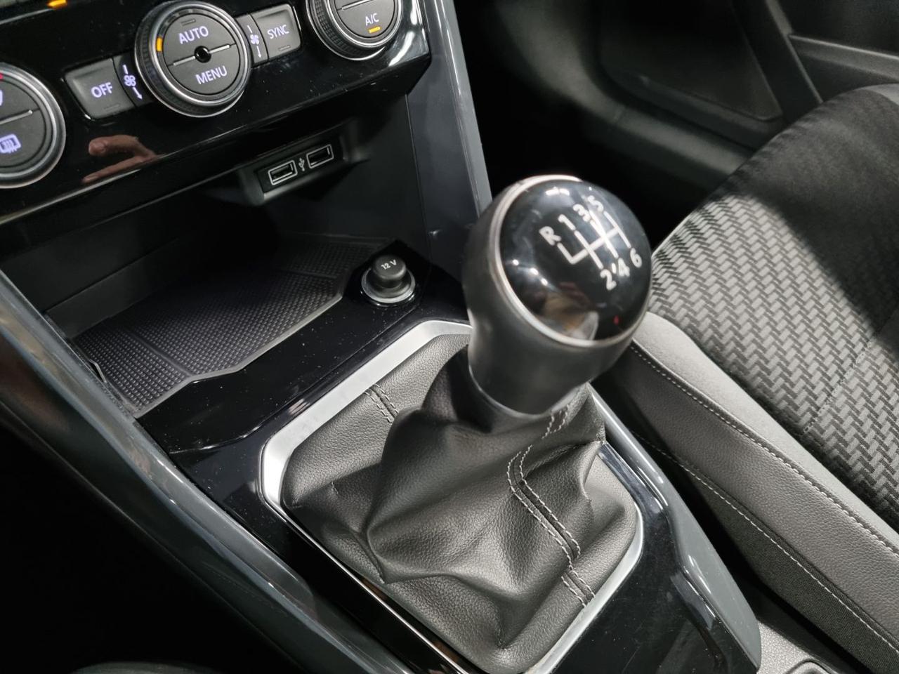 VOLKSWAGEN T-Roc 1.5 TSI ACT Style  R-LINE - 11