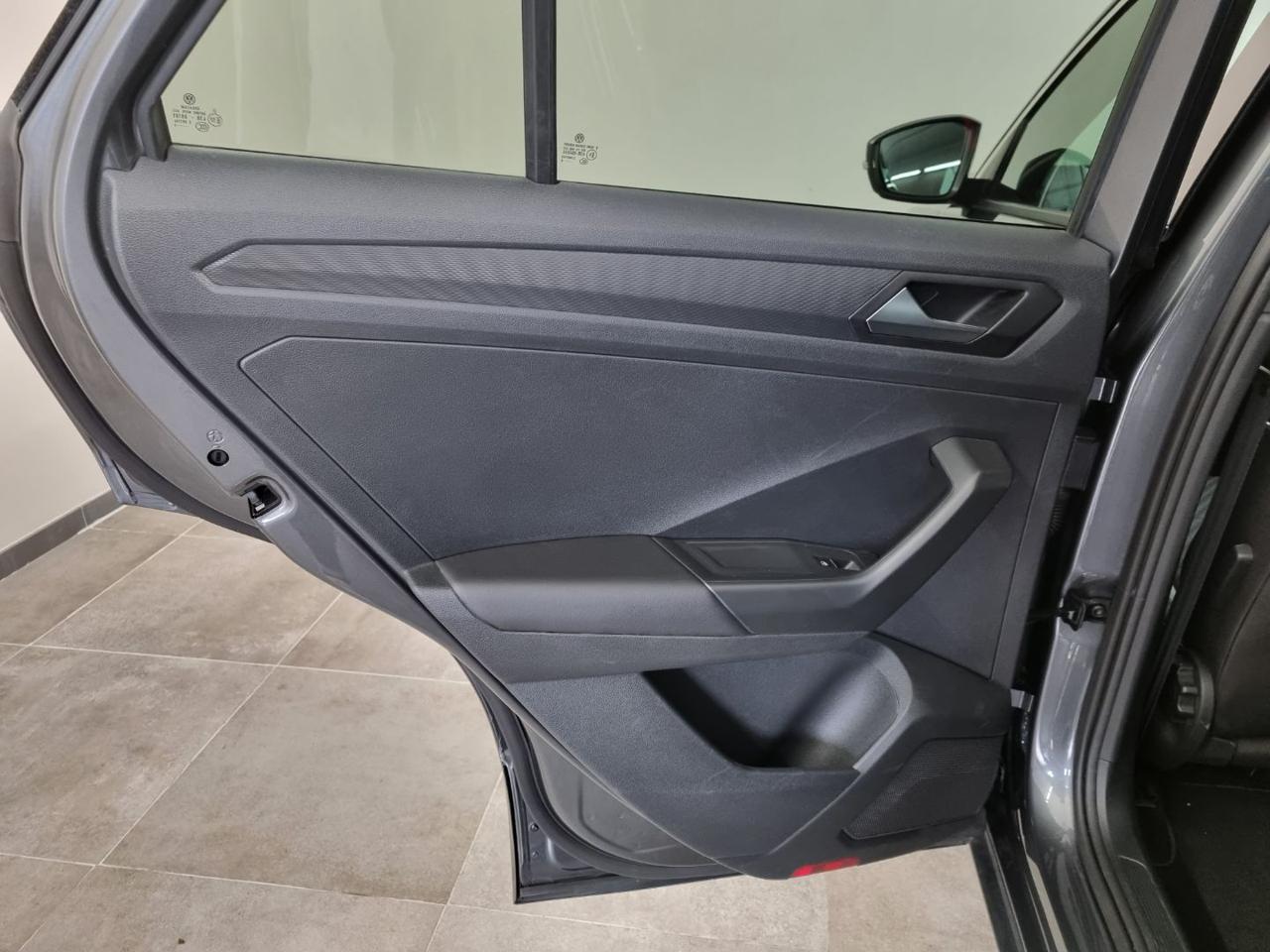 VOLKSWAGEN T-Roc 1.5 TSI ACT Style BlueMotion Technology R-LINE - 23