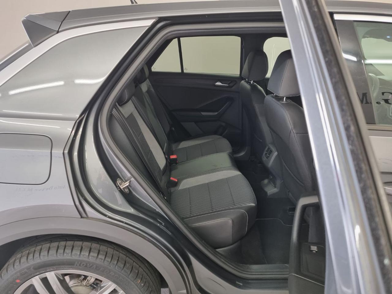 VOLKSWAGEN T-Roc 1.5 TSI ACT Style BlueMotion Technology R-LINE - 26