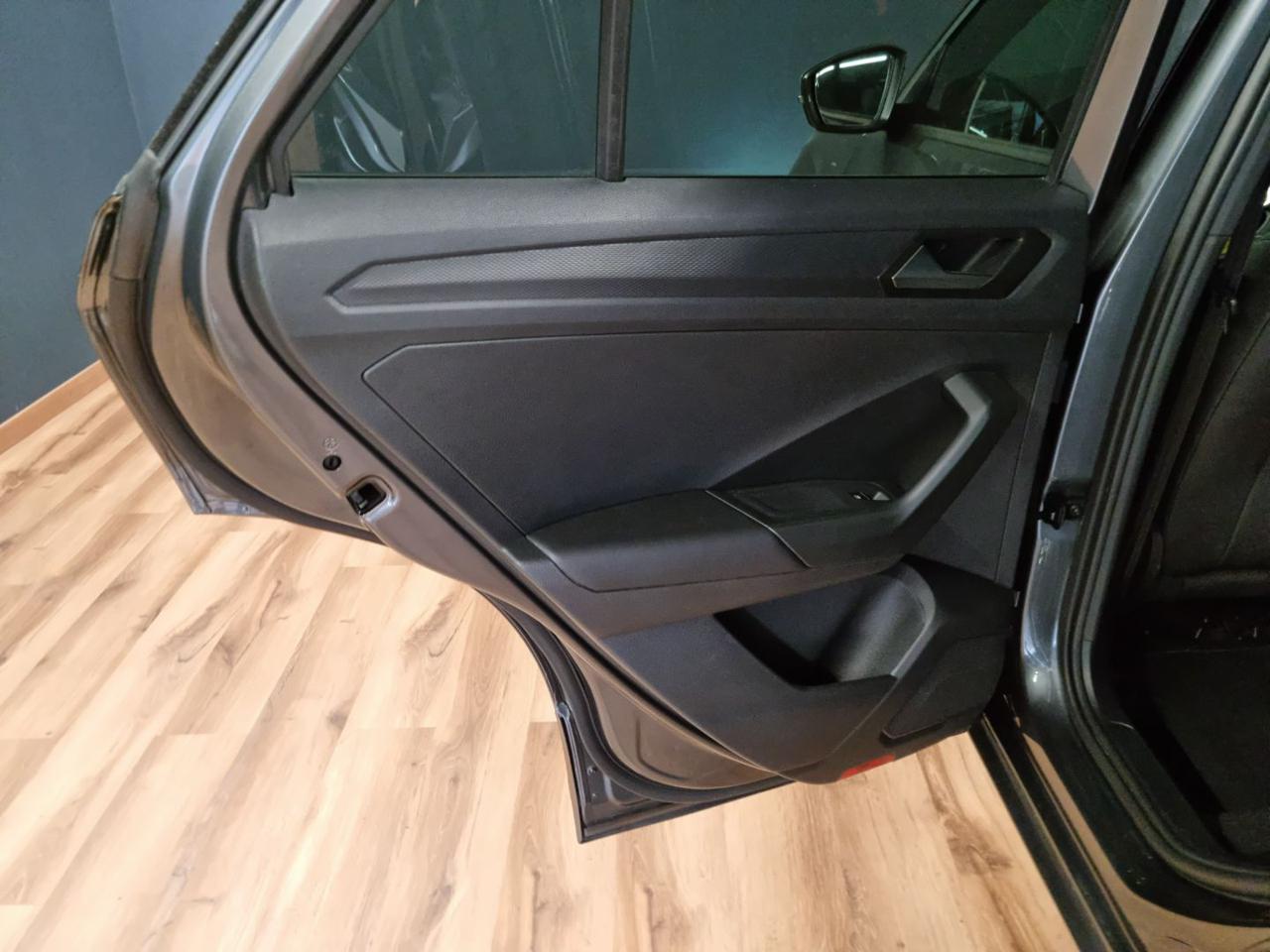 VOLKSWAGEN T-Roc 1.5 TSI ACT Style  R-LINE - 25