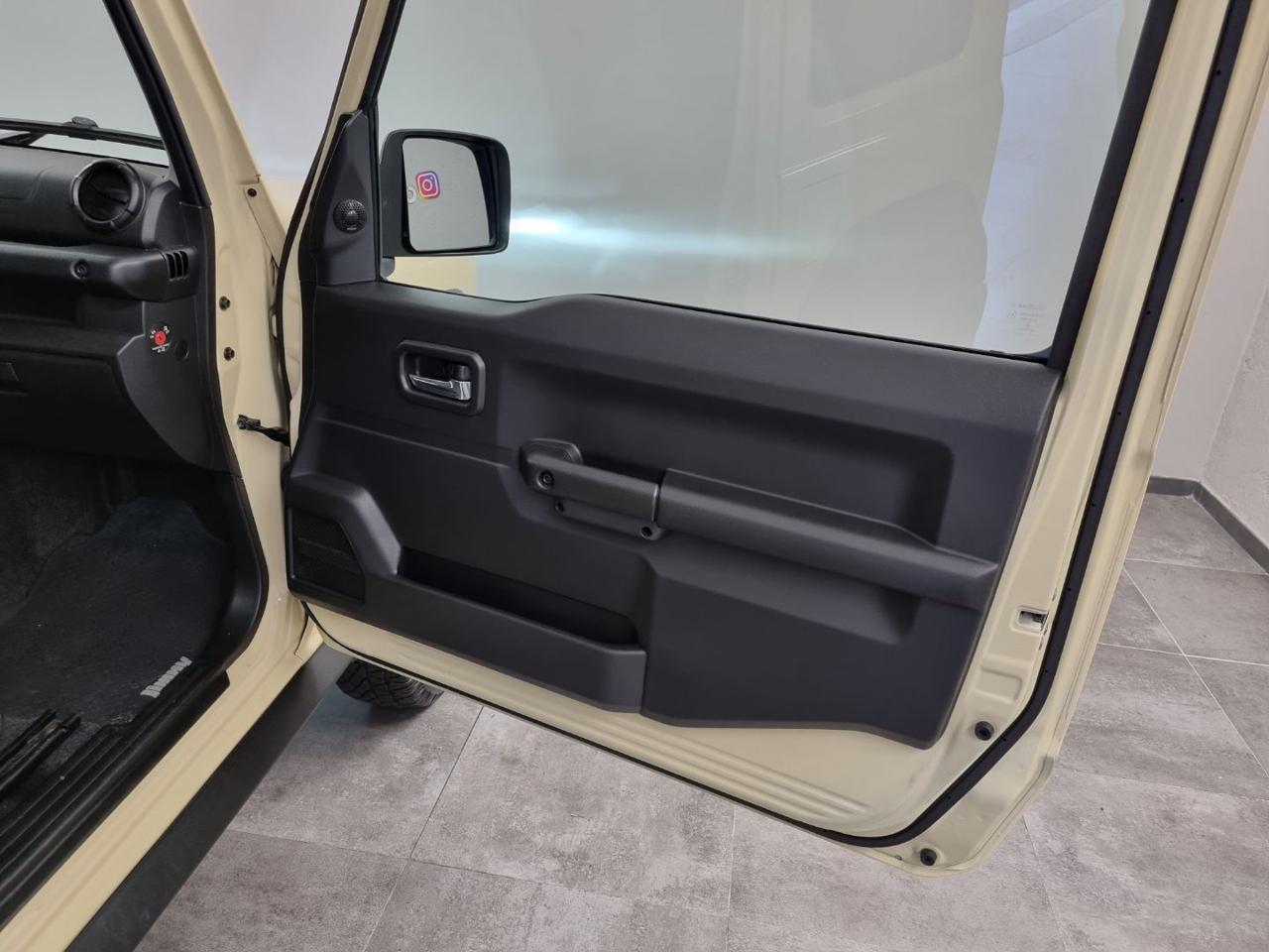 SUZUKI Jimny 1.5 5MT PRO (N1) - 21