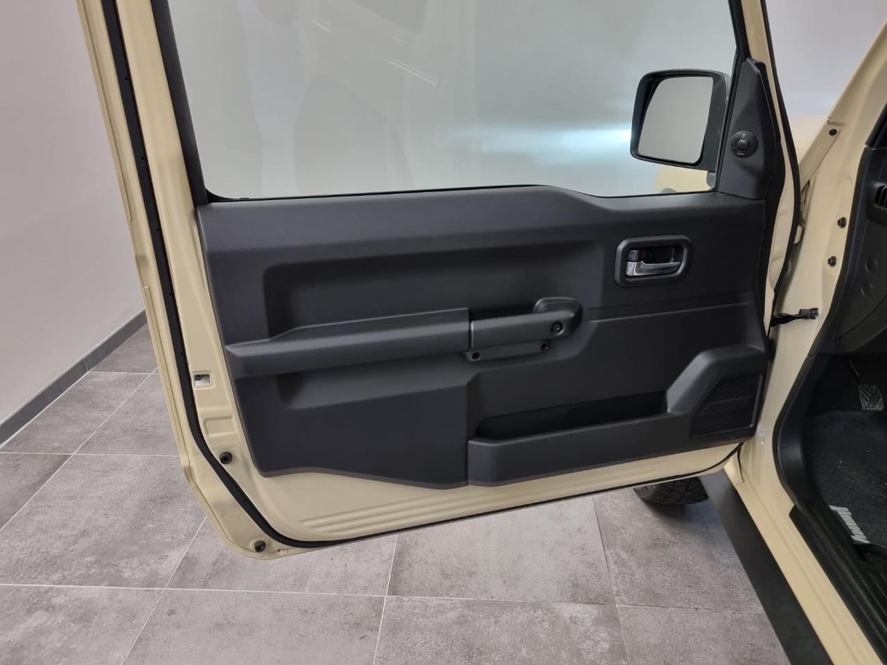 SUZUKI Jimny 1.5 5MT PRO (N1) - 23