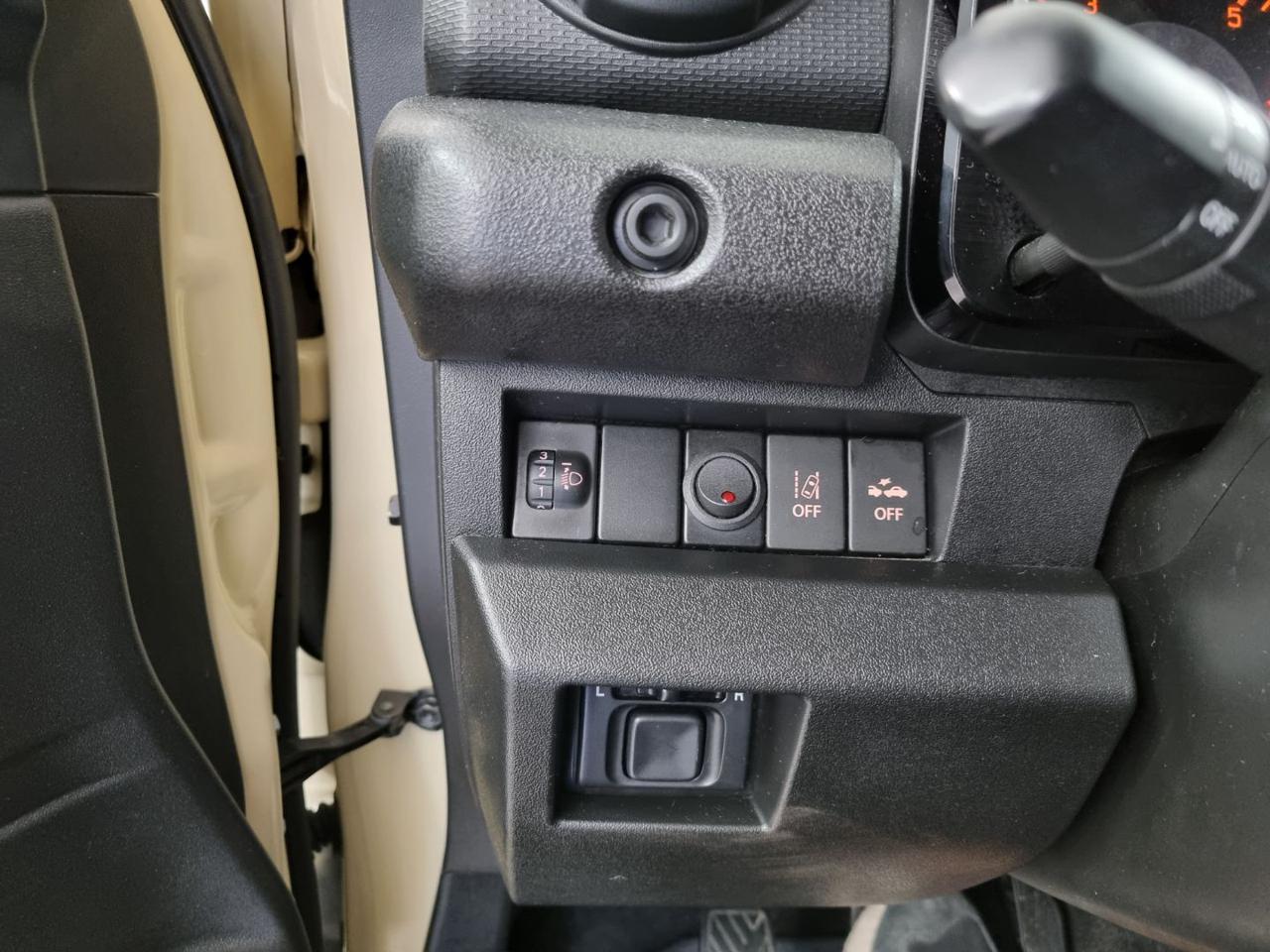 SUZUKI Jimny 1.5 5MT PRO (N1) - 19