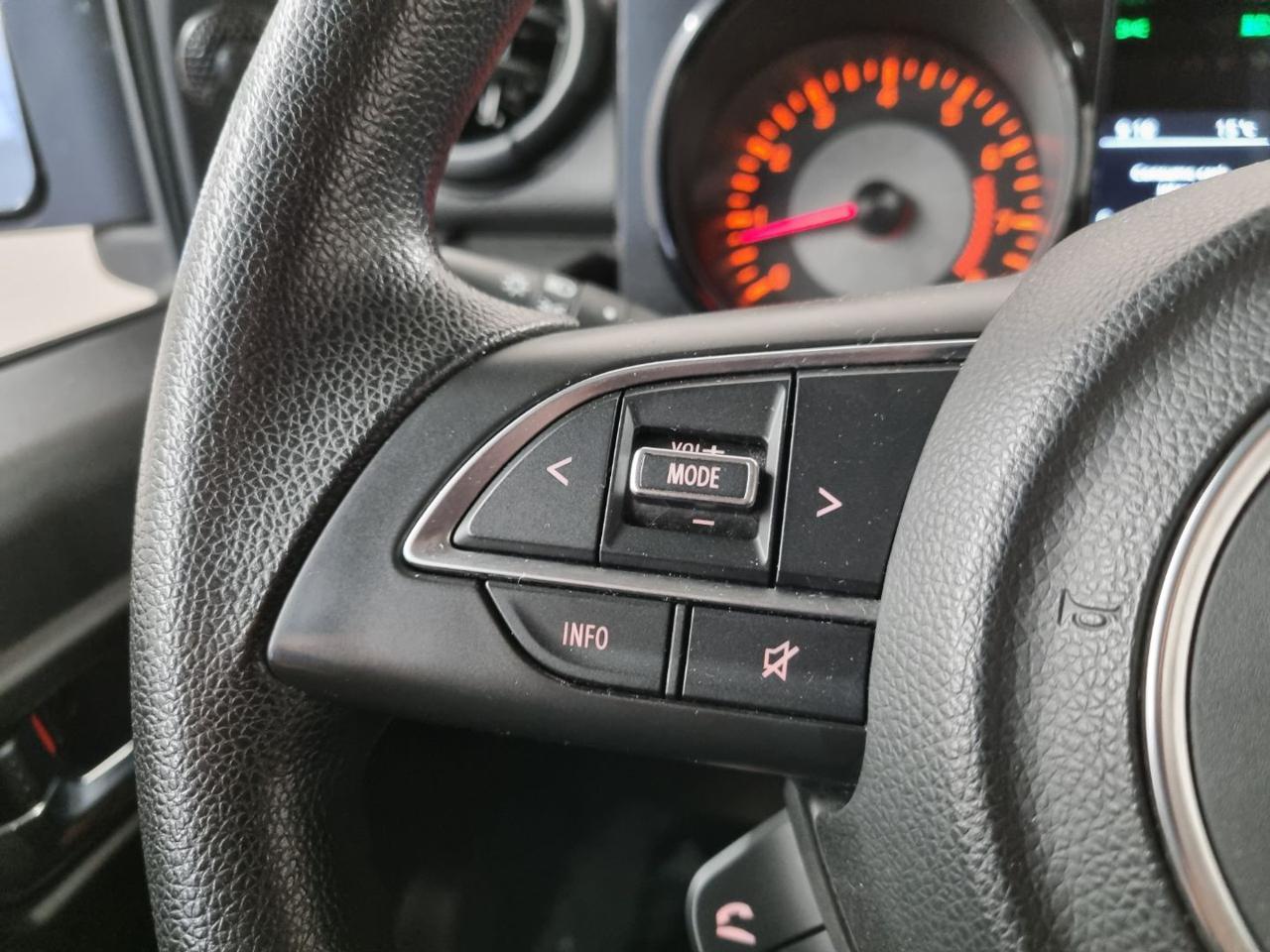 SUZUKI Jimny 1.5 5MT PRO (N1) - 17