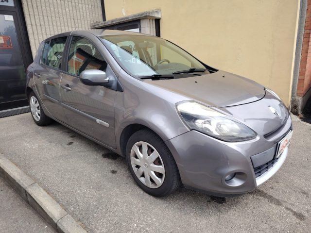 RENAULT Clio Grigio scuro metallizzato