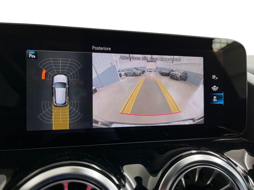 MERCEDES-BENZ GLA 180 d Automatic Sport Plus - 12