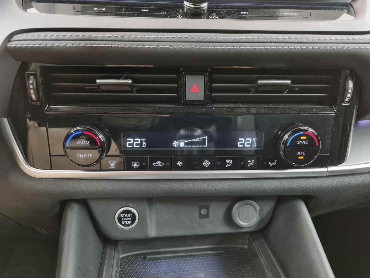 NISSAN Qashqai MHEV 140 CV N-Connecta - 13