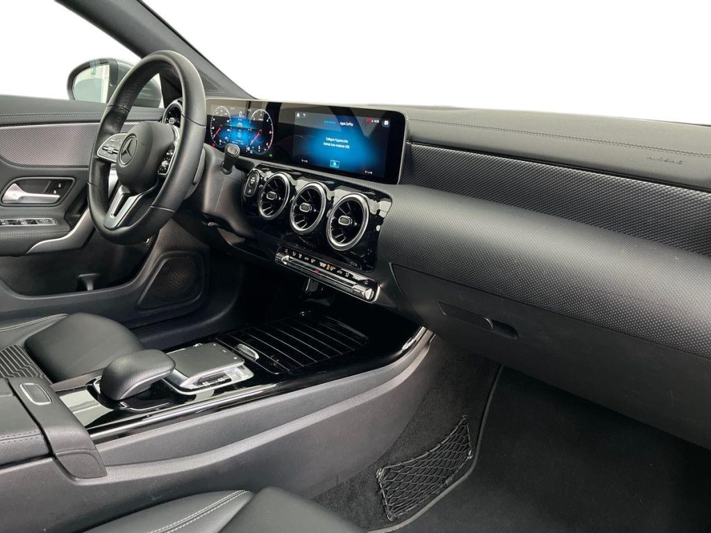 MERCEDES-BENZ CLA 200 d Automatic Shooting Brake Sport - 16