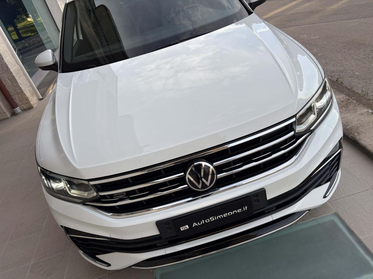 VOLKSWAGEN Tiguan 2.0 TDI 150 CV SCR DSG R-Line LUCI AMBIENTE - 34