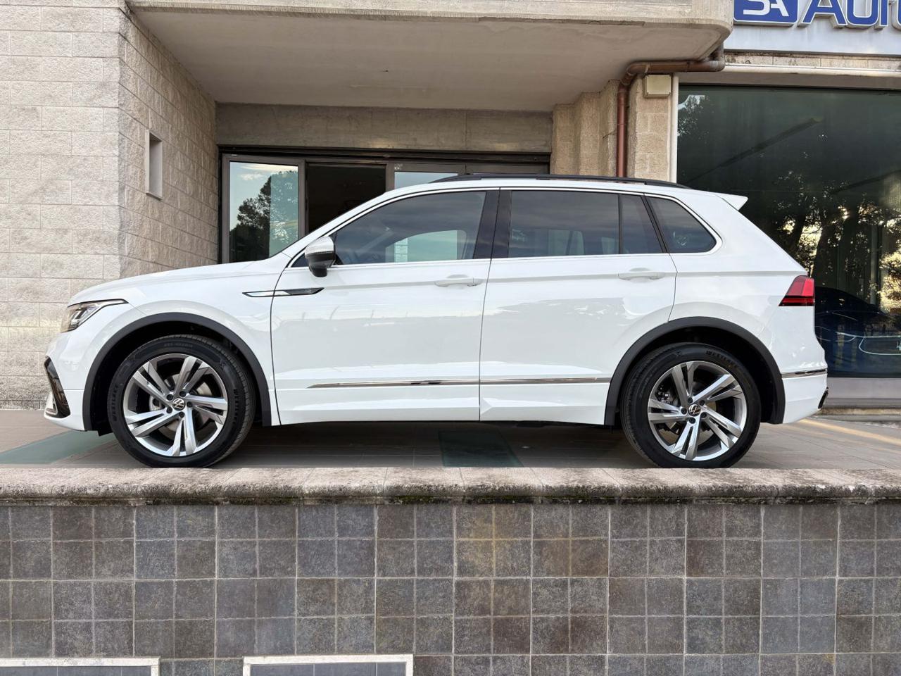 VOLKSWAGEN Tiguan 2.0 TDI 150 CV SCR DSG R-Line LUCI AMBIENTE - 8