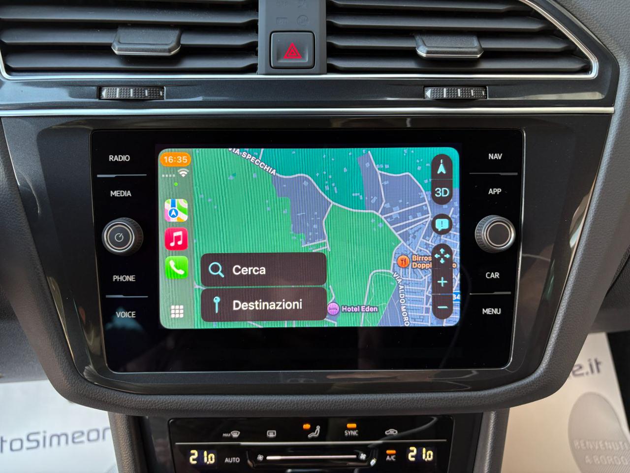 VOLKSWAGEN Tiguan 2.0 TDI 150 CV SCR DSG R-Line LUCI AMBIENTE - 32