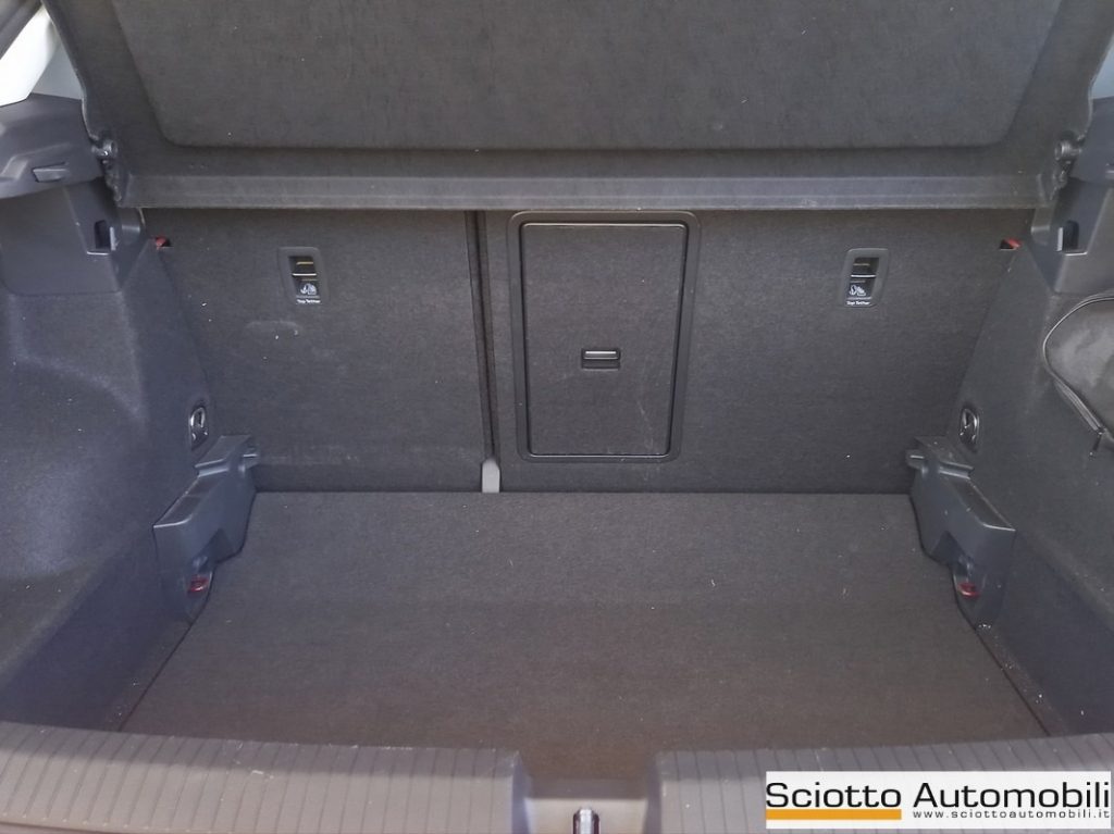 VOLKSWAGEN T-Roc 1.0 TSI Style - 17