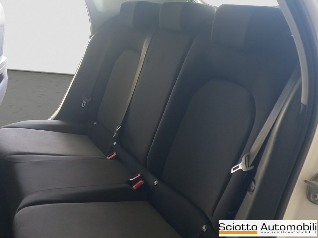 SEAT Arona 1.0 EcoTSI Reference - 13