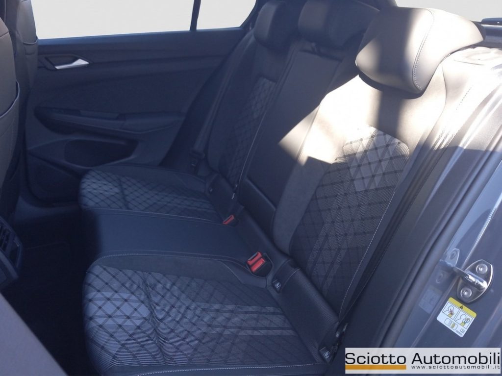 VOLKSWAGEN Golf 1.5 eTSI 150 CV ACT DSG R-Line - 13