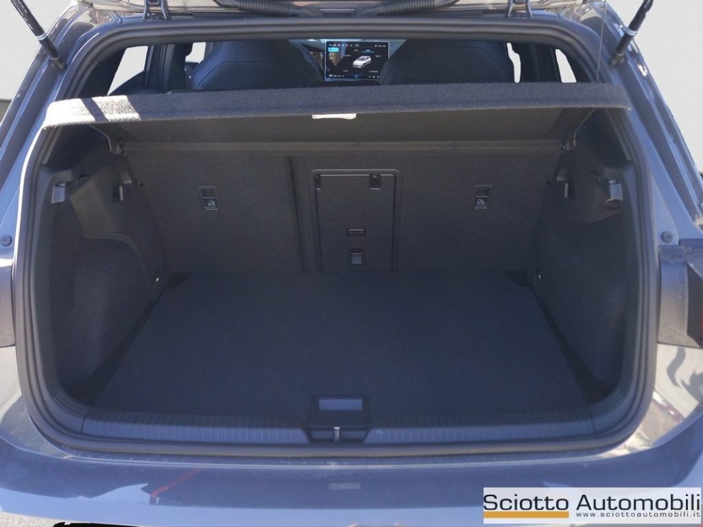 VOLKSWAGEN Golf 1.5 eTSI 150 CV ACT DSG R-Line - 17