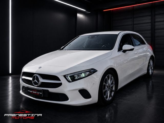 MERCEDES-BENZ A 180 Bianco Gelato pastello