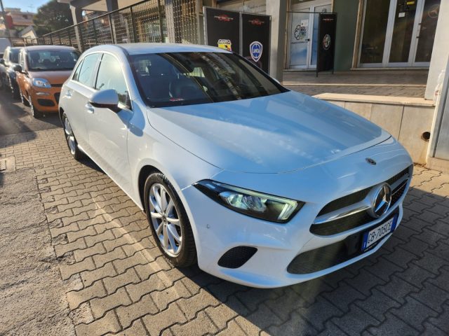 MERCEDES-BENZ A 180 Bianco Gelato pastello