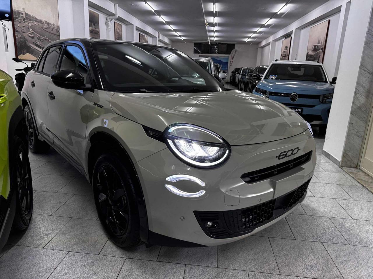 FIAT 600 Hybrid 145 CV DCT MHEV Sport Edizione Milano Corti - 3