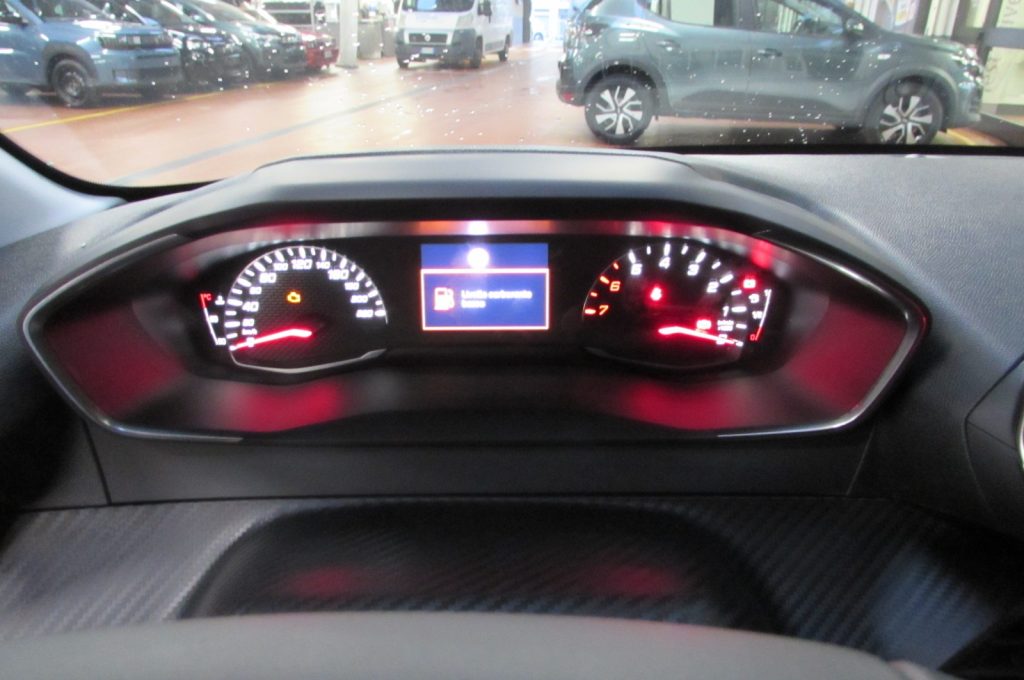 PEUGEOT 208 1.2 PureTech 100cv Business KMZERO - 11