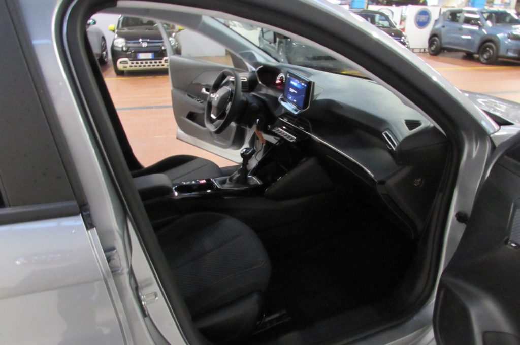 PEUGEOT 208 1.2 PureTech 100cv Business KMZERO - 15